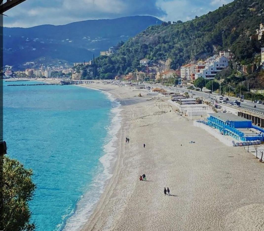 Loano Centro Storico Appartamento Loft Con Parcheggioprivatogratuito Εξωτερικό φωτογραφία